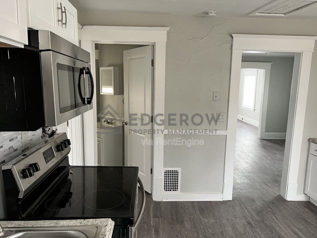 815 Logan St Se #2 - Photo 5 of 14