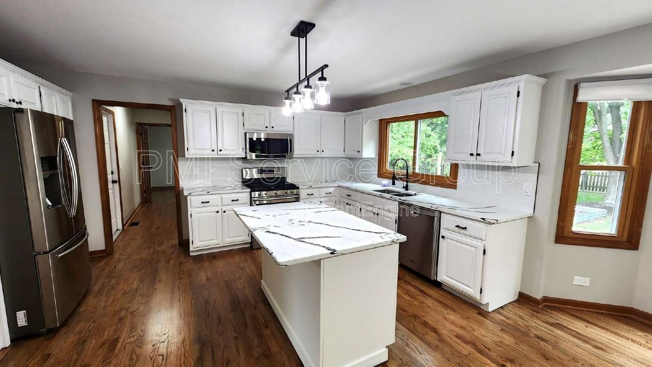 3467 Charlemaine Dr - Photo 4 of 24