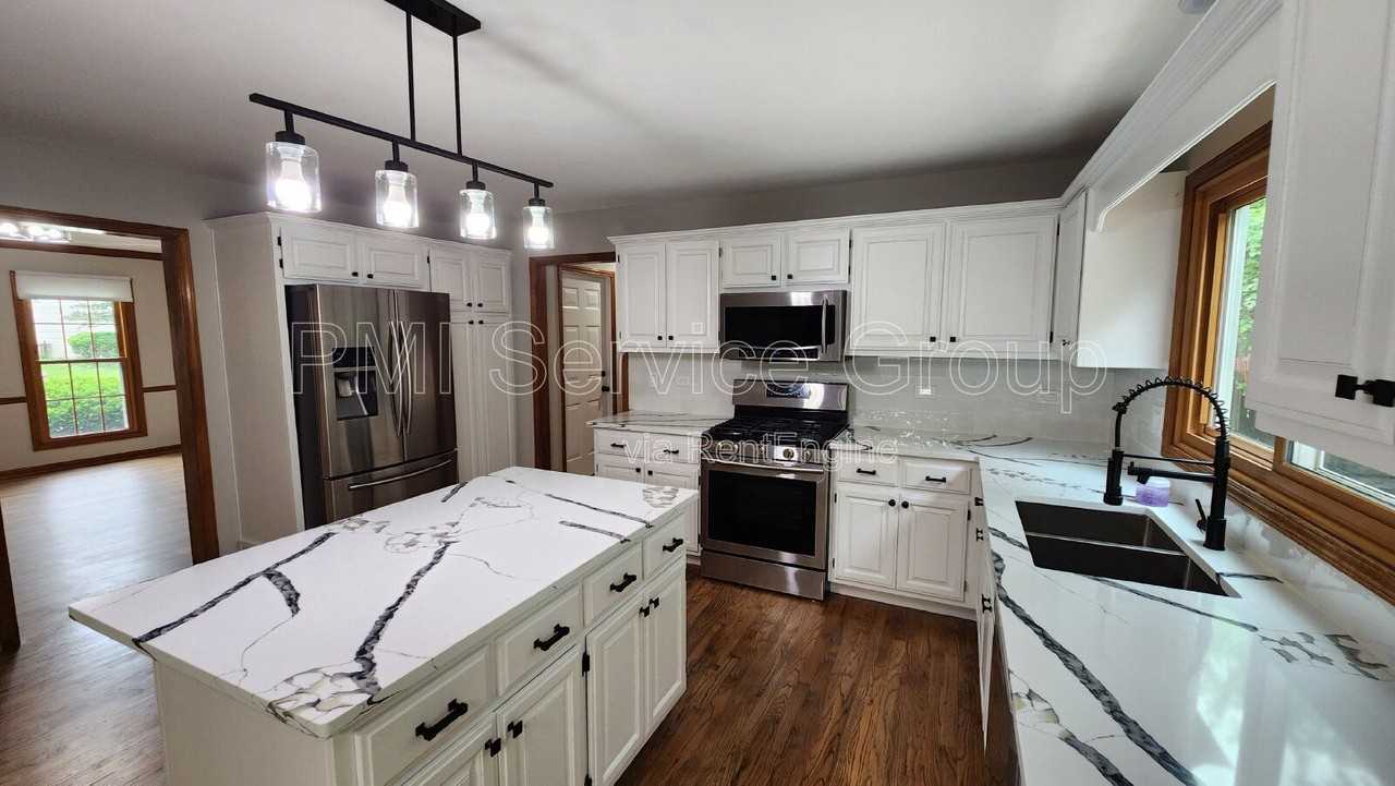 3467 Charlemaine Dr - Photo 5 of 24