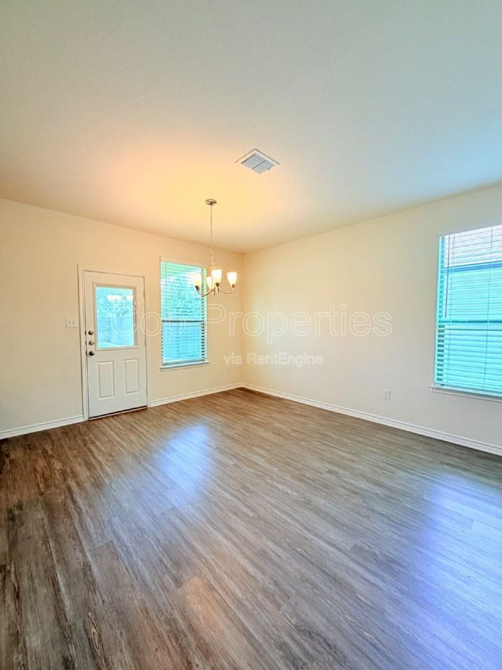 11439 Impressive Way - Photo 7 of 31