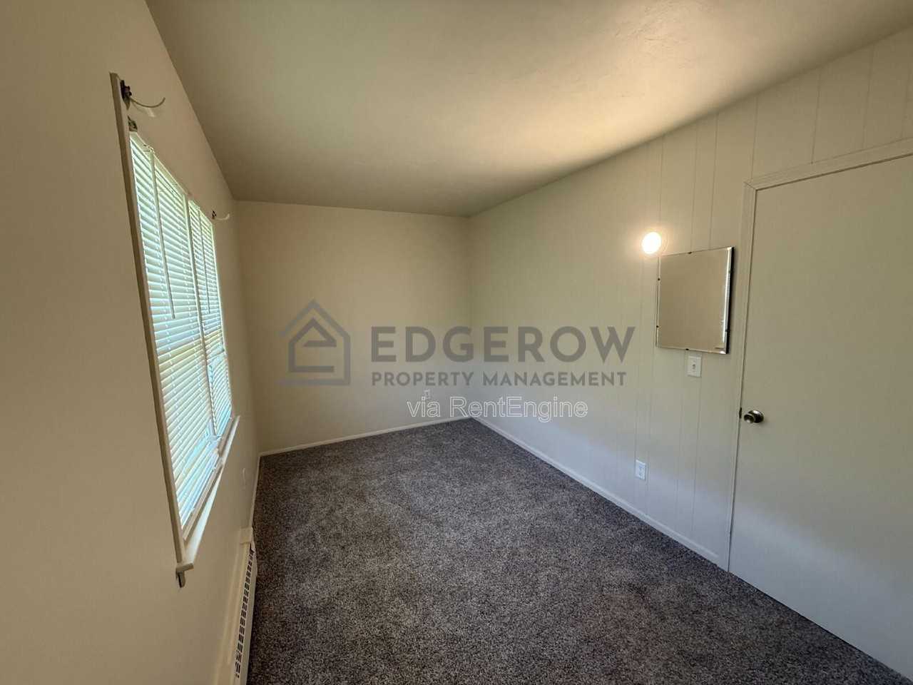 13827 Ironwood Dr Nw #7 - Photo 4 of 6