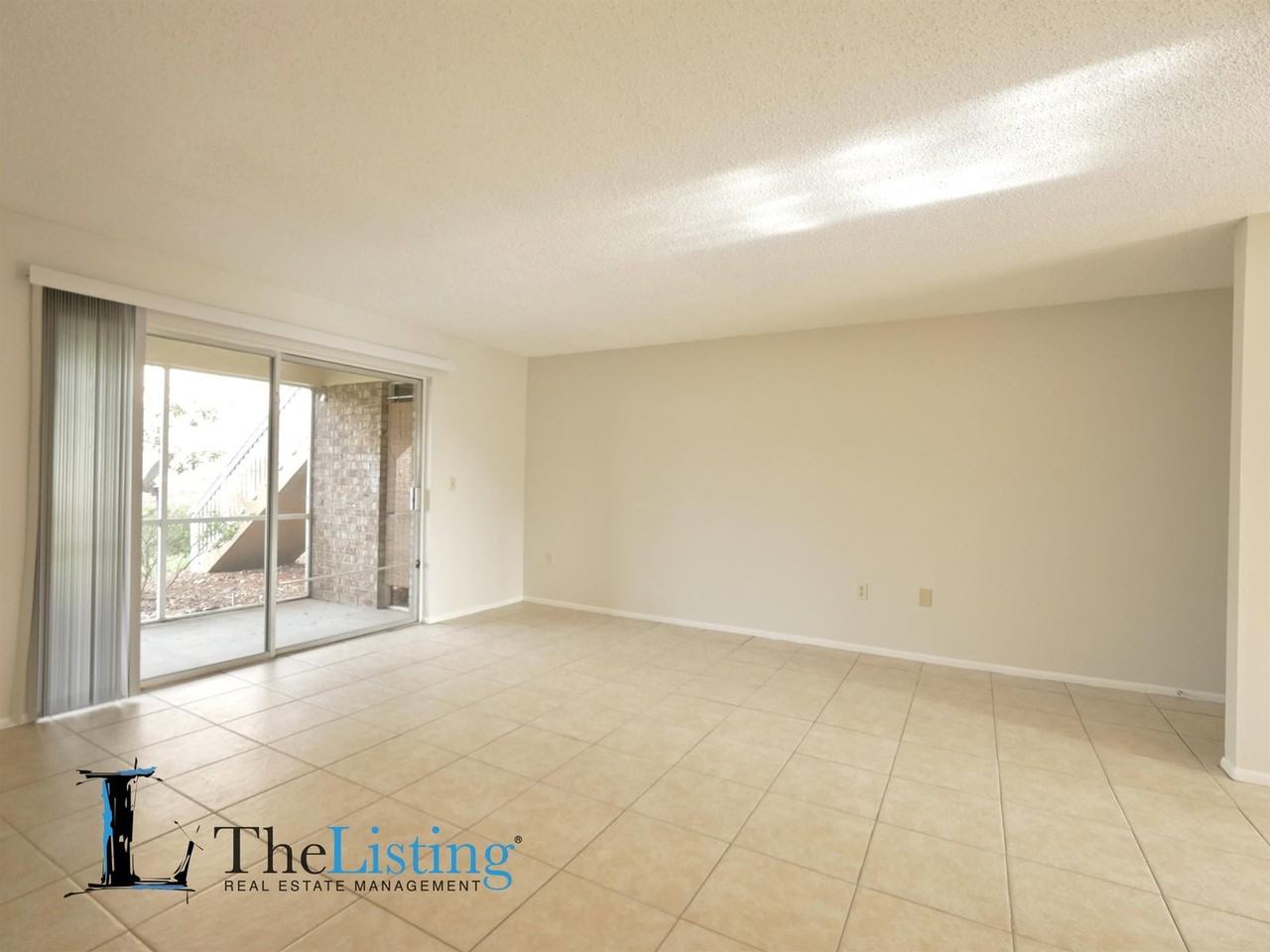 408 Banyon Tree Cir #100 - Photo 5 of 24