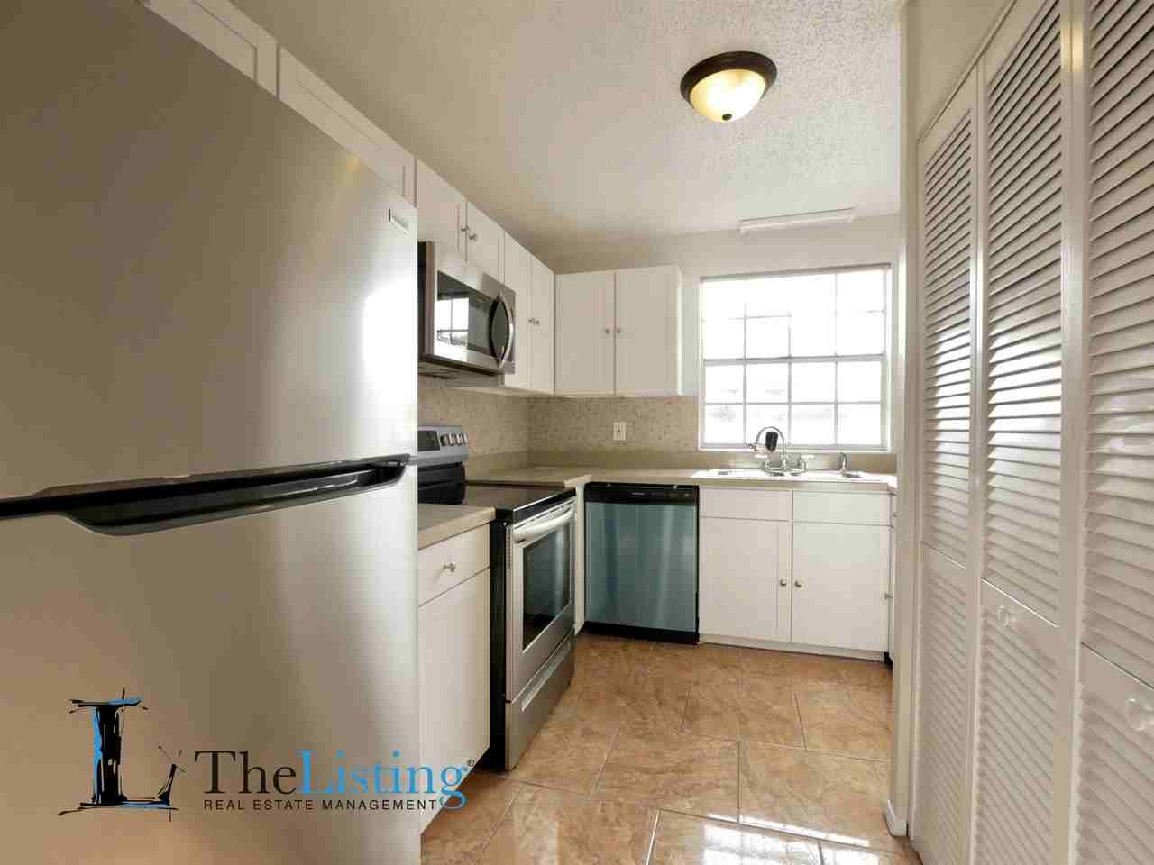 408 Banyon Tree Cir #100 - Photo 6 of 24