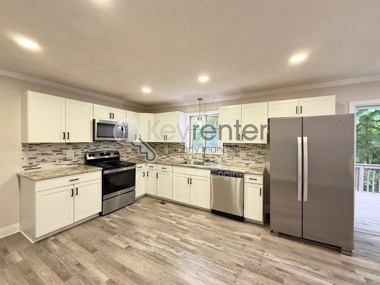 4630 Sherry Ln - Photo 5 of 23
