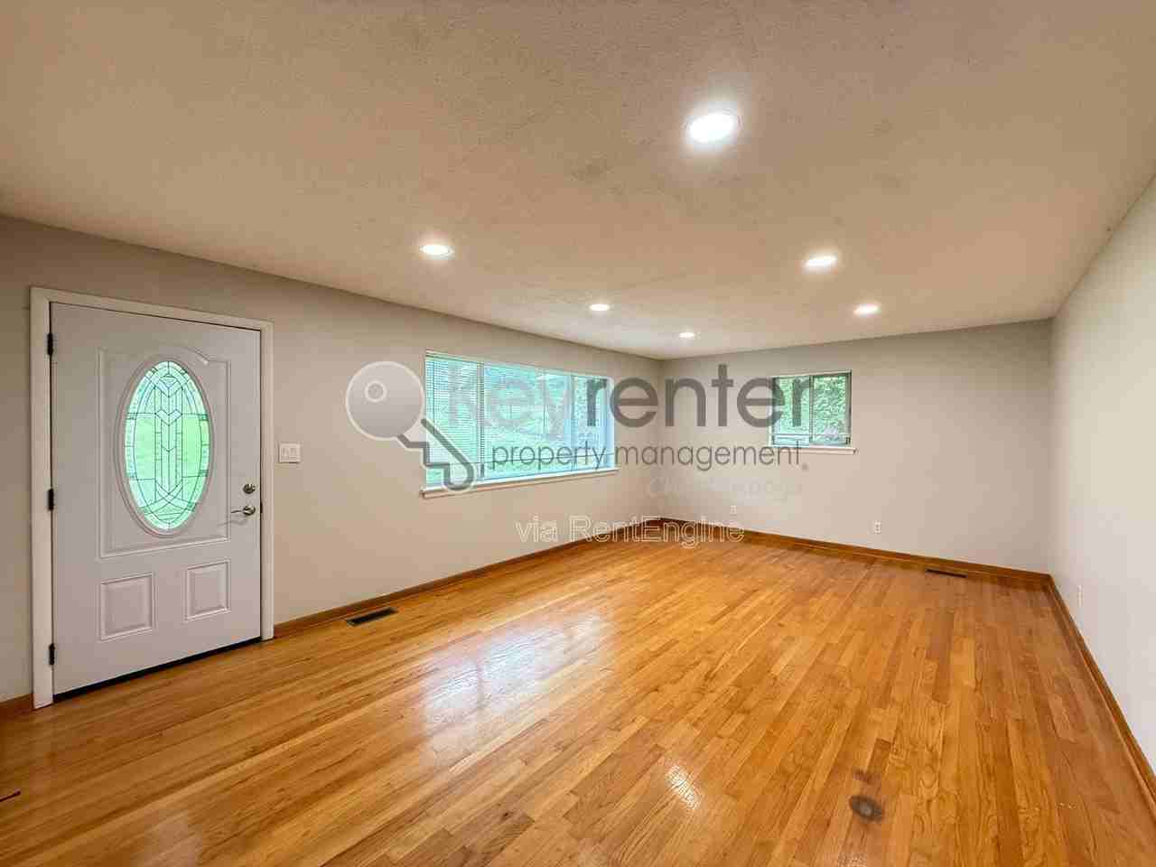 4630 Sherry Ln - Photo 7 of 23