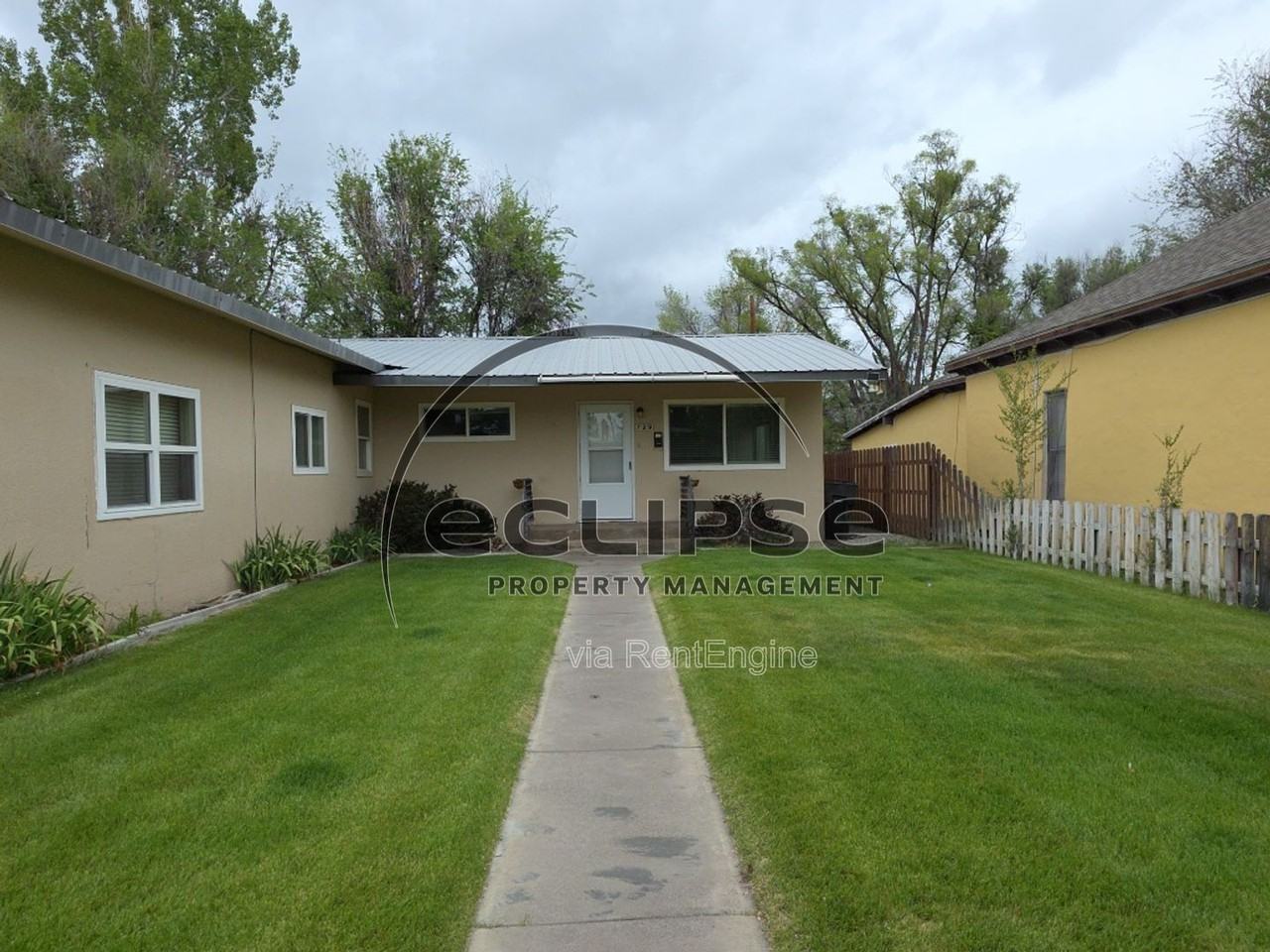 729 3rd St - Photo 3 of 16
