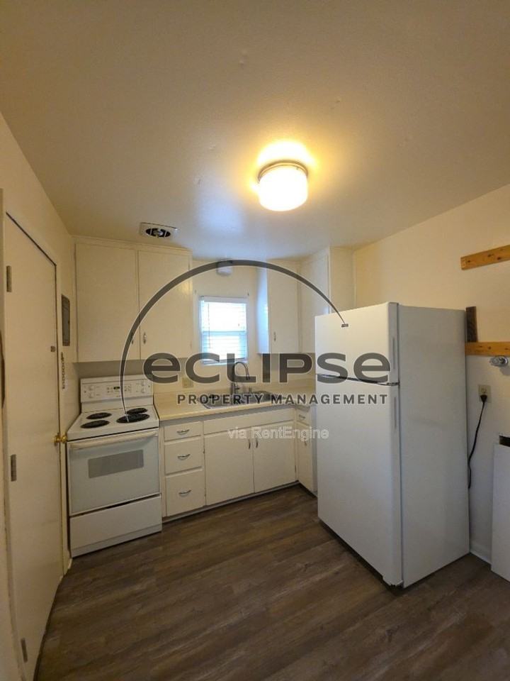 729 3rd St - Photo 4 of 16