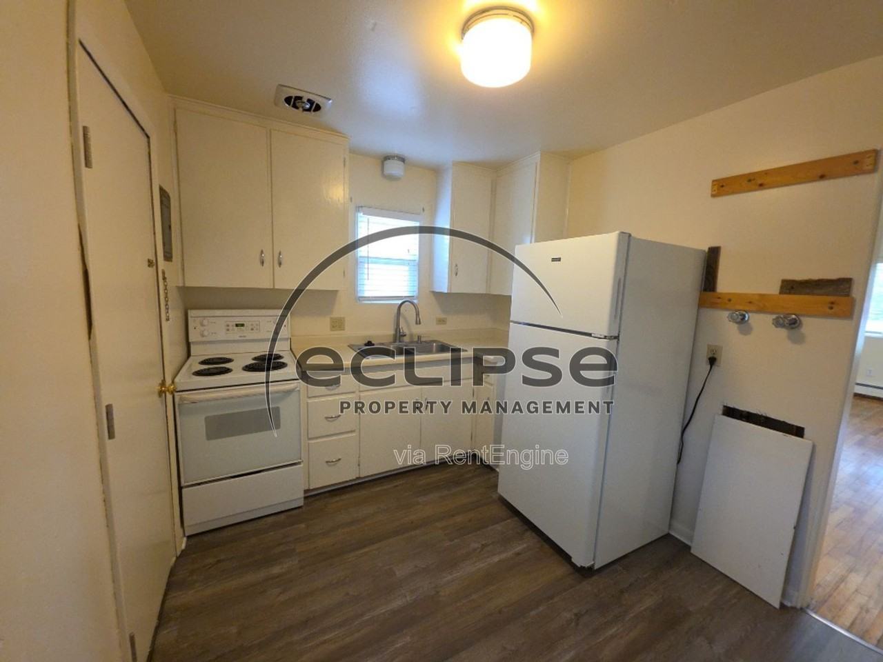 729 3rd St - Photo 5 of 16