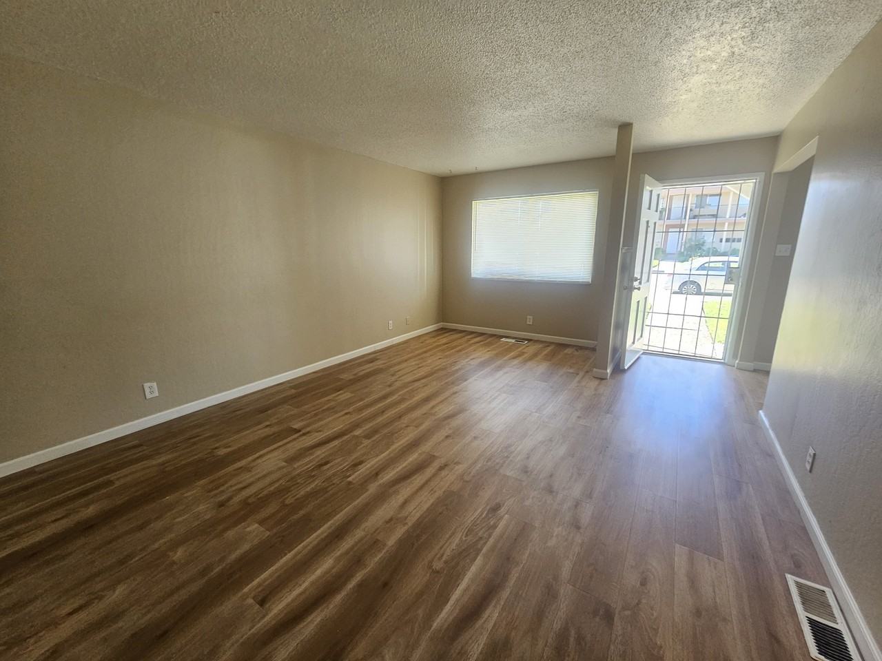 3601 Fairview Drive - Photo 3 of 8