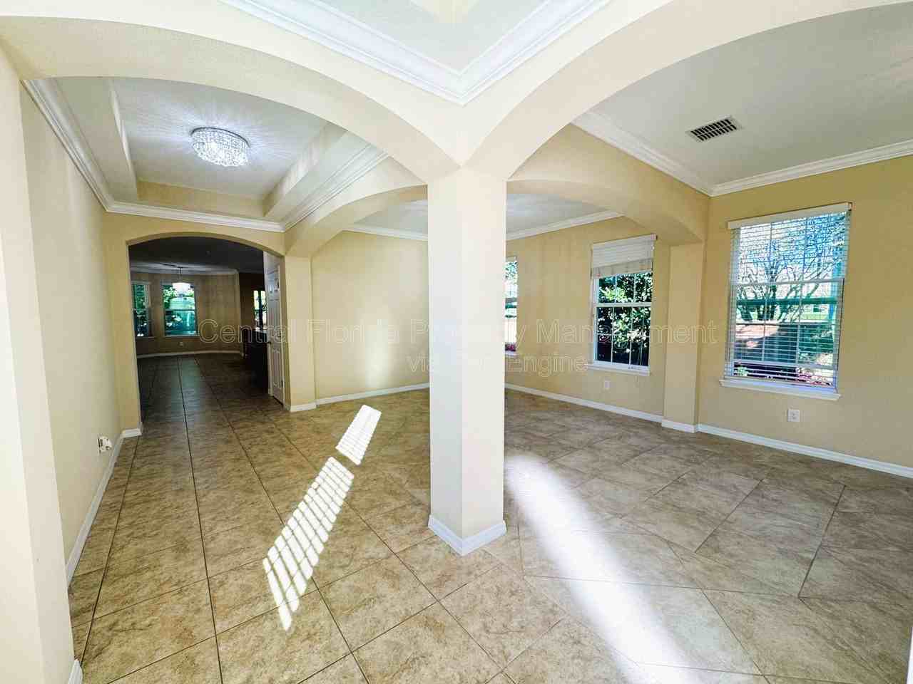 6621 Helmsley Cir - Photo 4 of 50