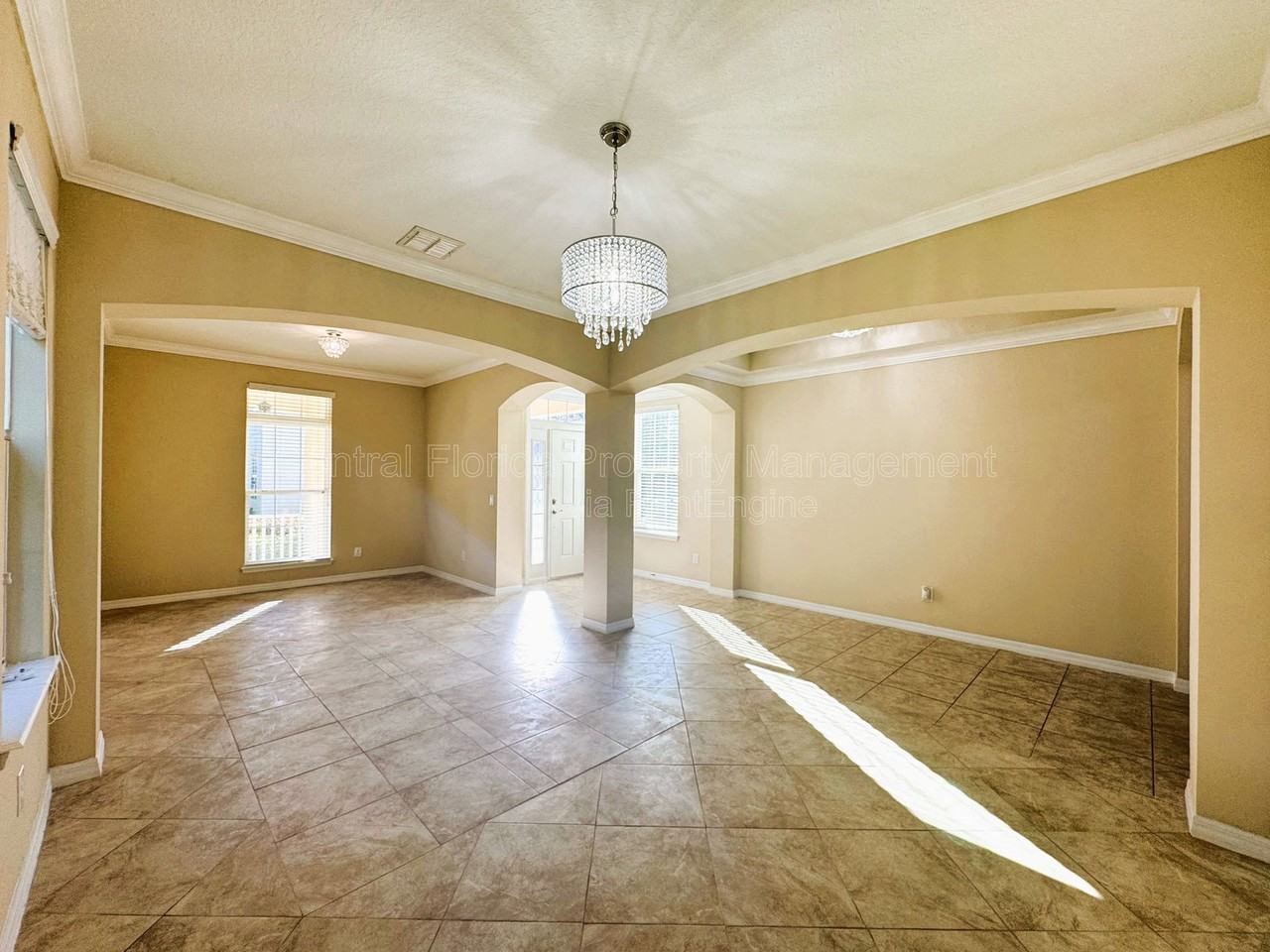 6621 Helmsley Cir - Photo 5 of 50