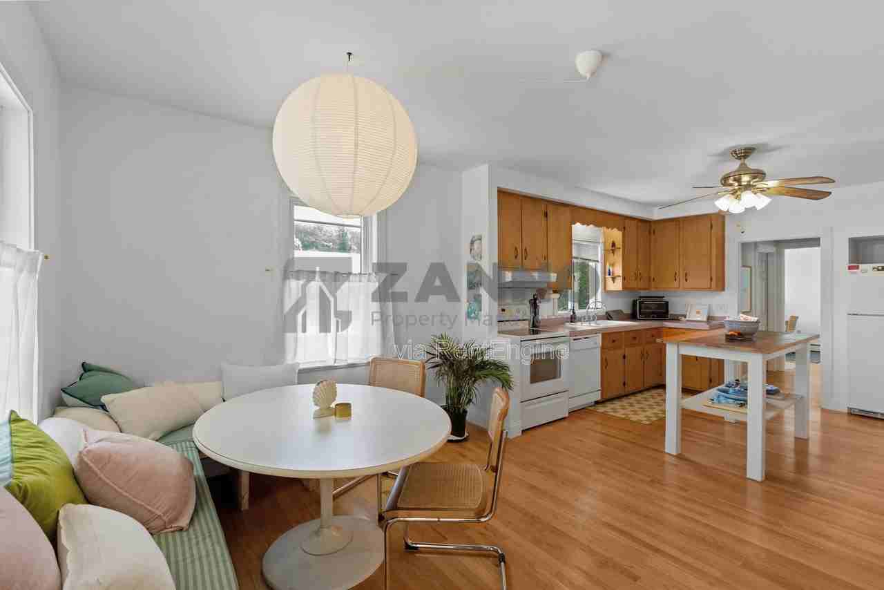 4 Harker Ave - Photo 5 of 34