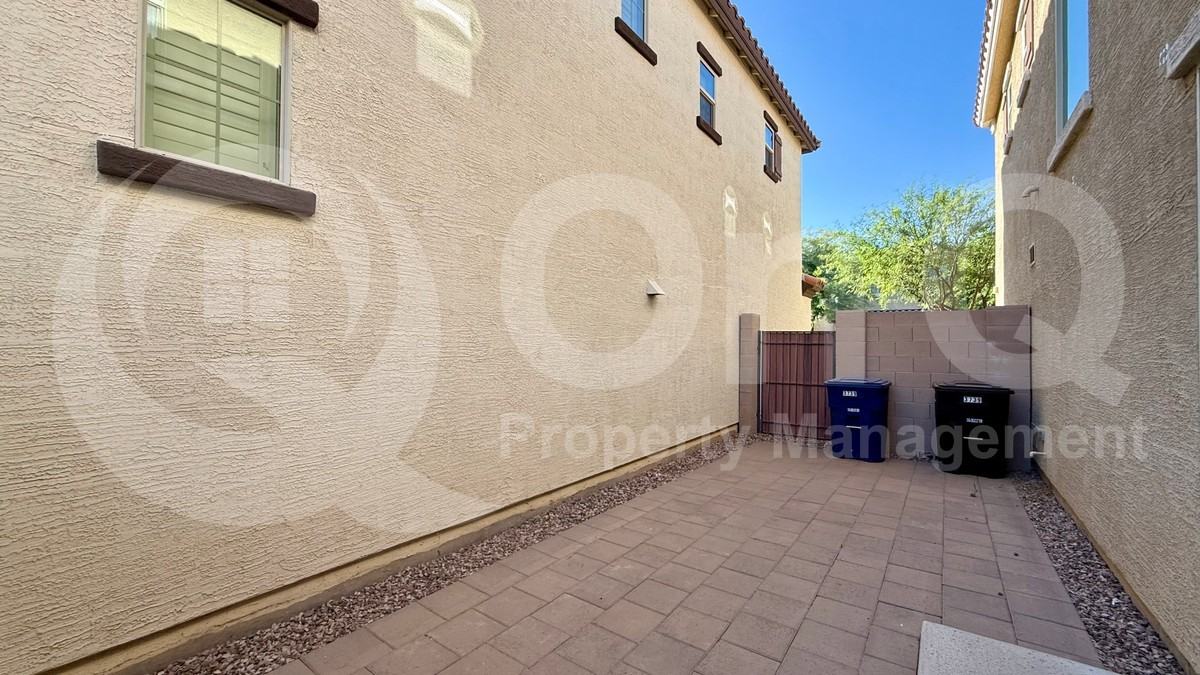 3739 E Trinity Ln - Photo 2 of 22