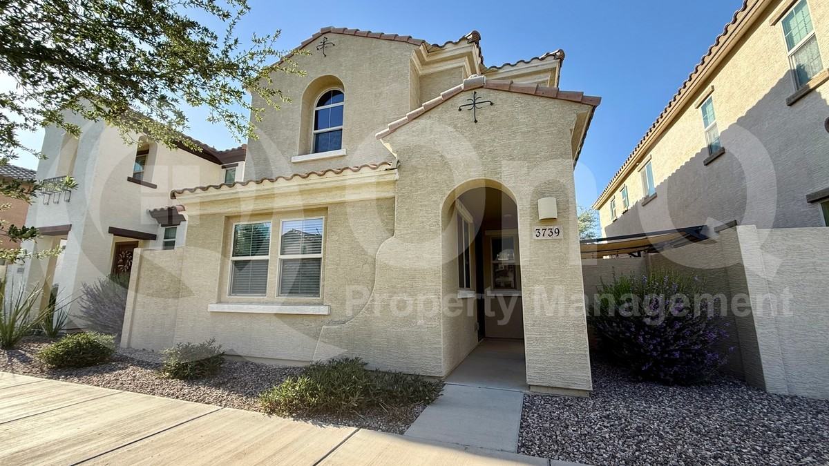 3739 E Trinity Ln - Photo 5 of 22