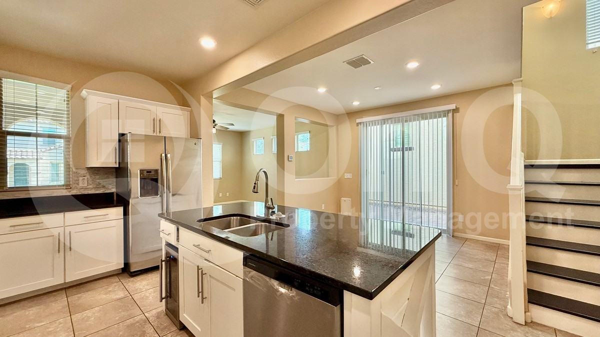3739 E Trinity Ln - Photo 5 of 22