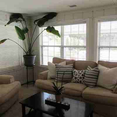 404 Juniper St - Photo 2 of 17