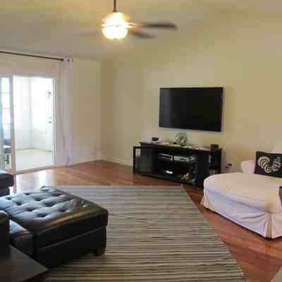 404 Juniper St - Photo 3 of 17