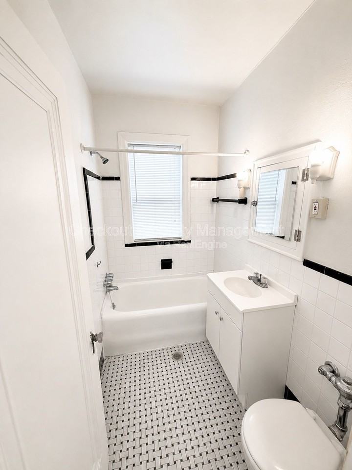 7340 Forsyth Blvd #307 - Photo 6 of 14