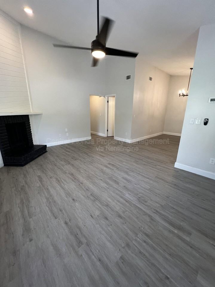 916 Robinhood Ct - Photo 5 of 25