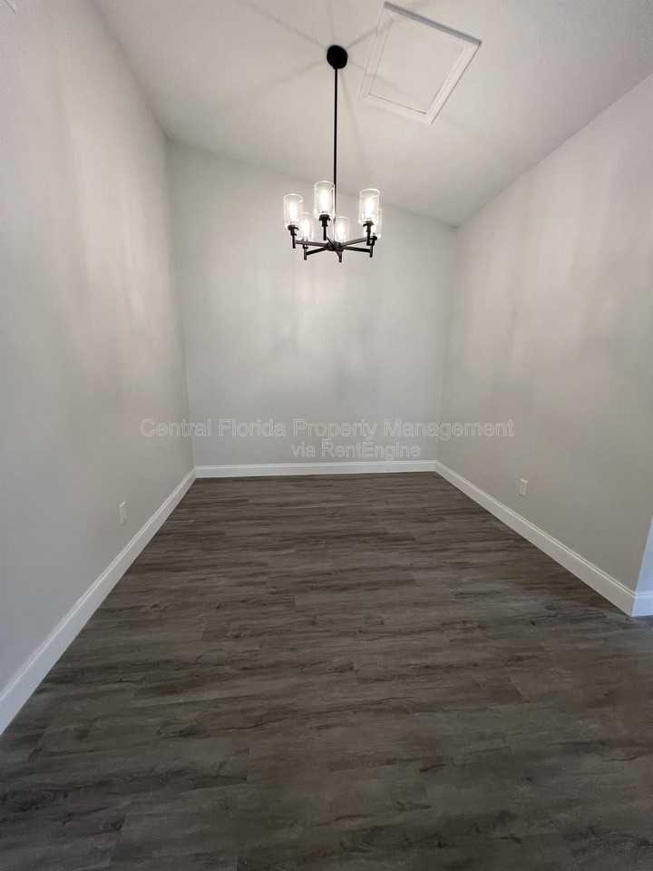 916 Robinhood Ct - Photo 6 of 25