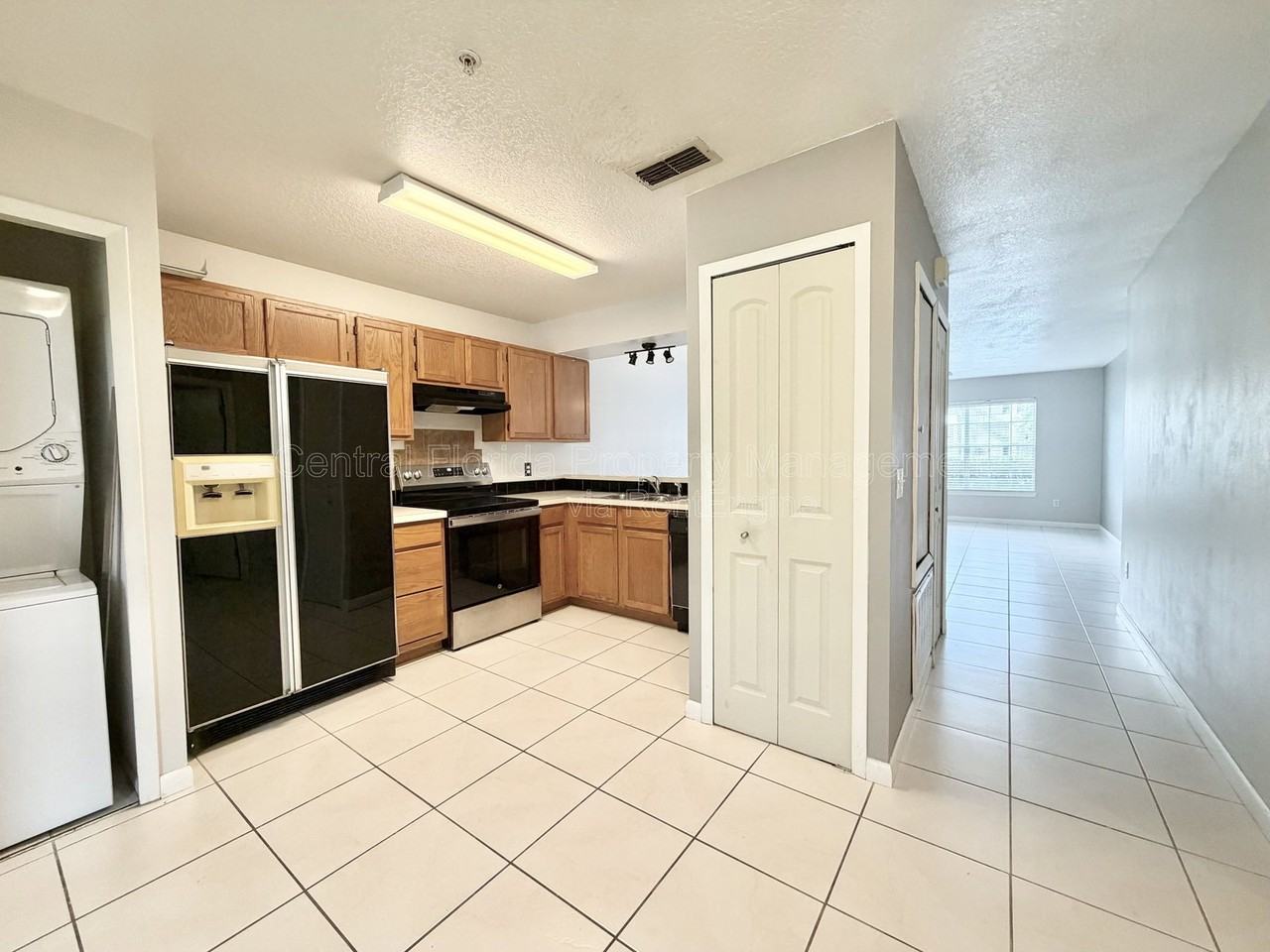 144 Reserve Cir #100 - Photo 4 of 15