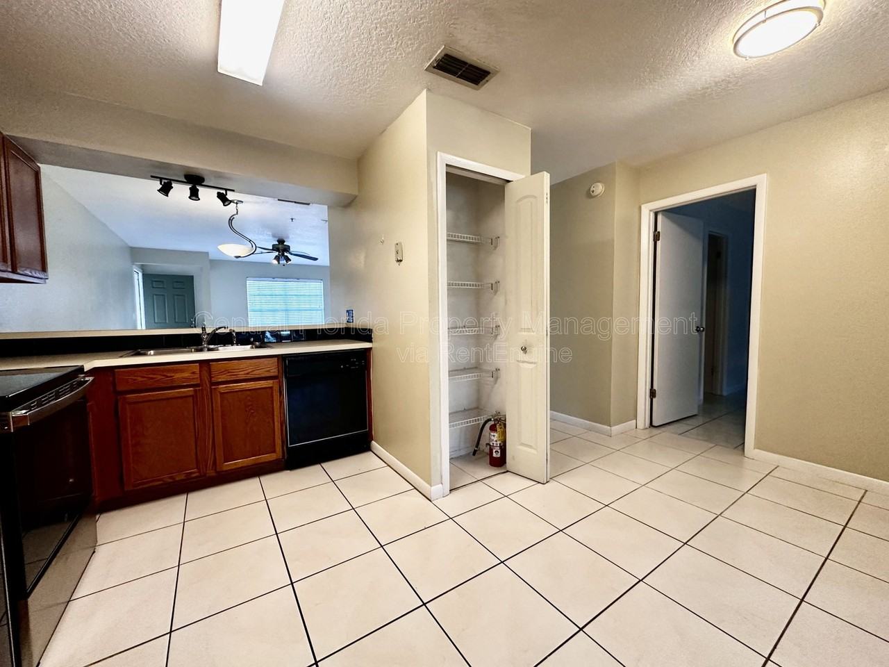 144 Reserve Cir #100 - Photo 5 of 15