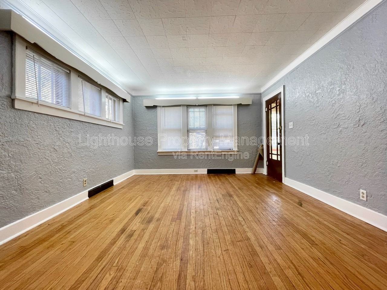 1183 Emerson Ave - Photo 6 of 19