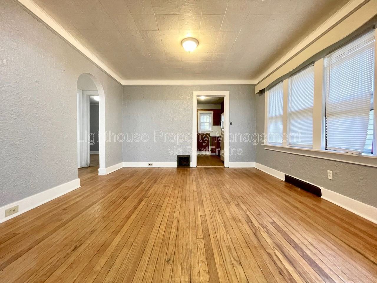 1183 Emerson Ave - Photo 7 of 19
