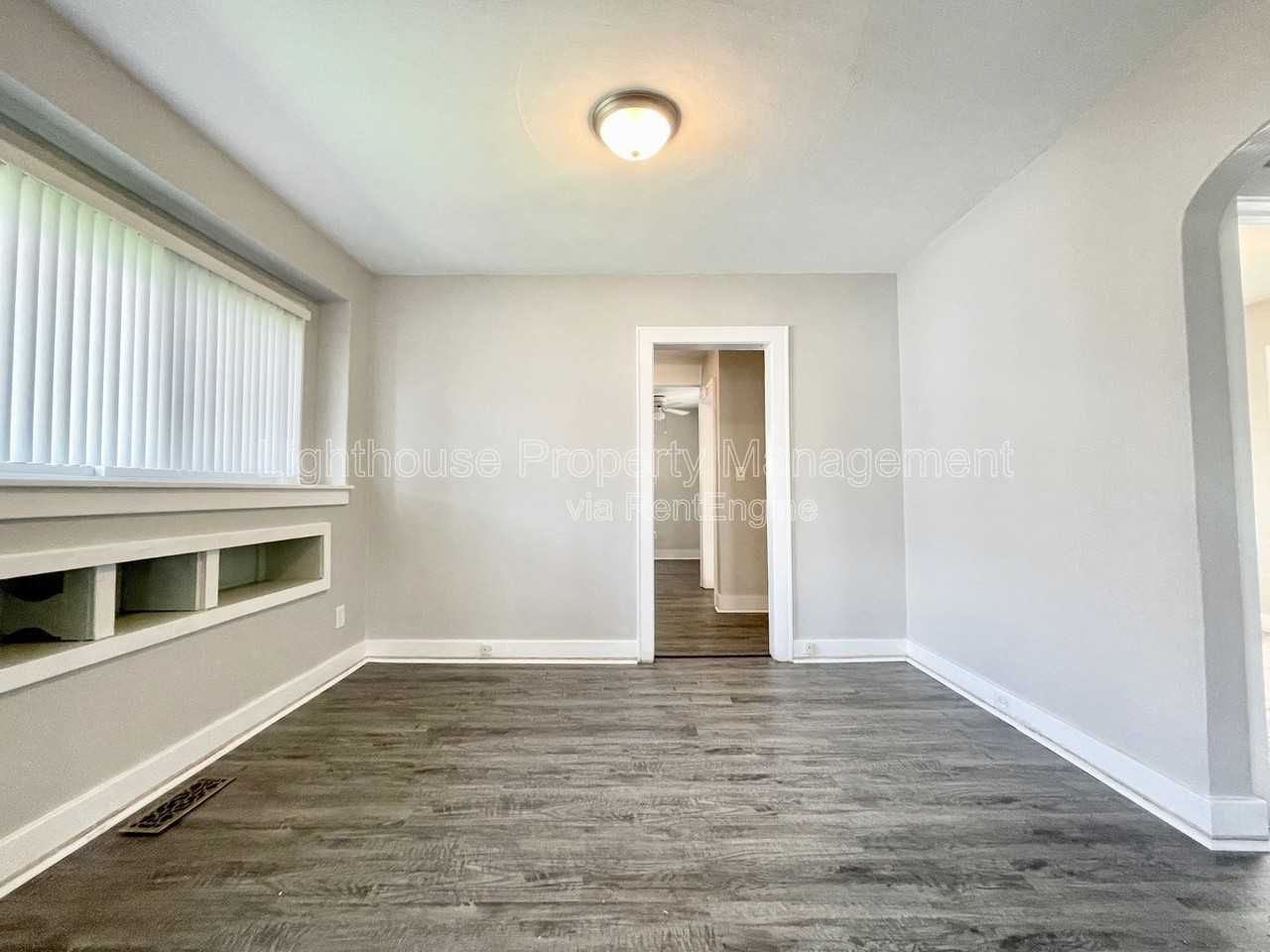 146 Lawrence St Ne - Photo 4 of 19