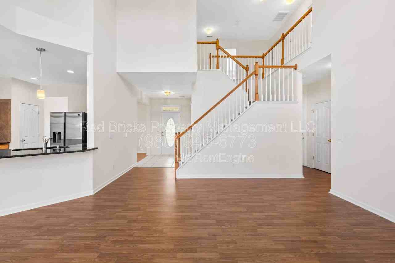 17320 Brightstone Ct - Photo 7 of 35
