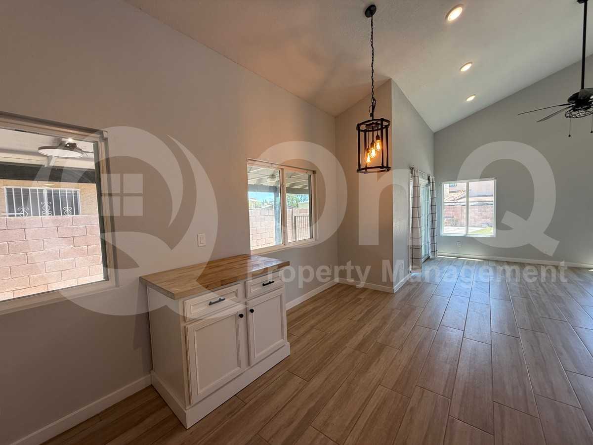 3037 W Monmouth St - Photo 7 of 36