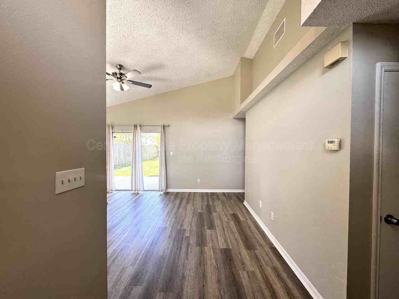 7305 Marseille Cir - Photo 3 of 28