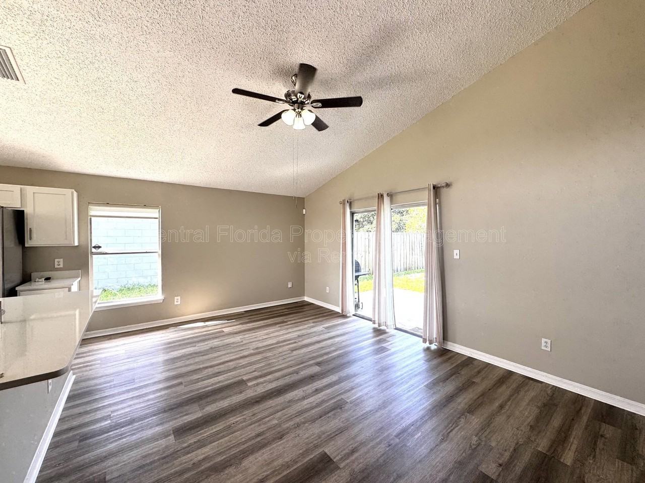 7305 Marseille Cir - Photo 4 of 28