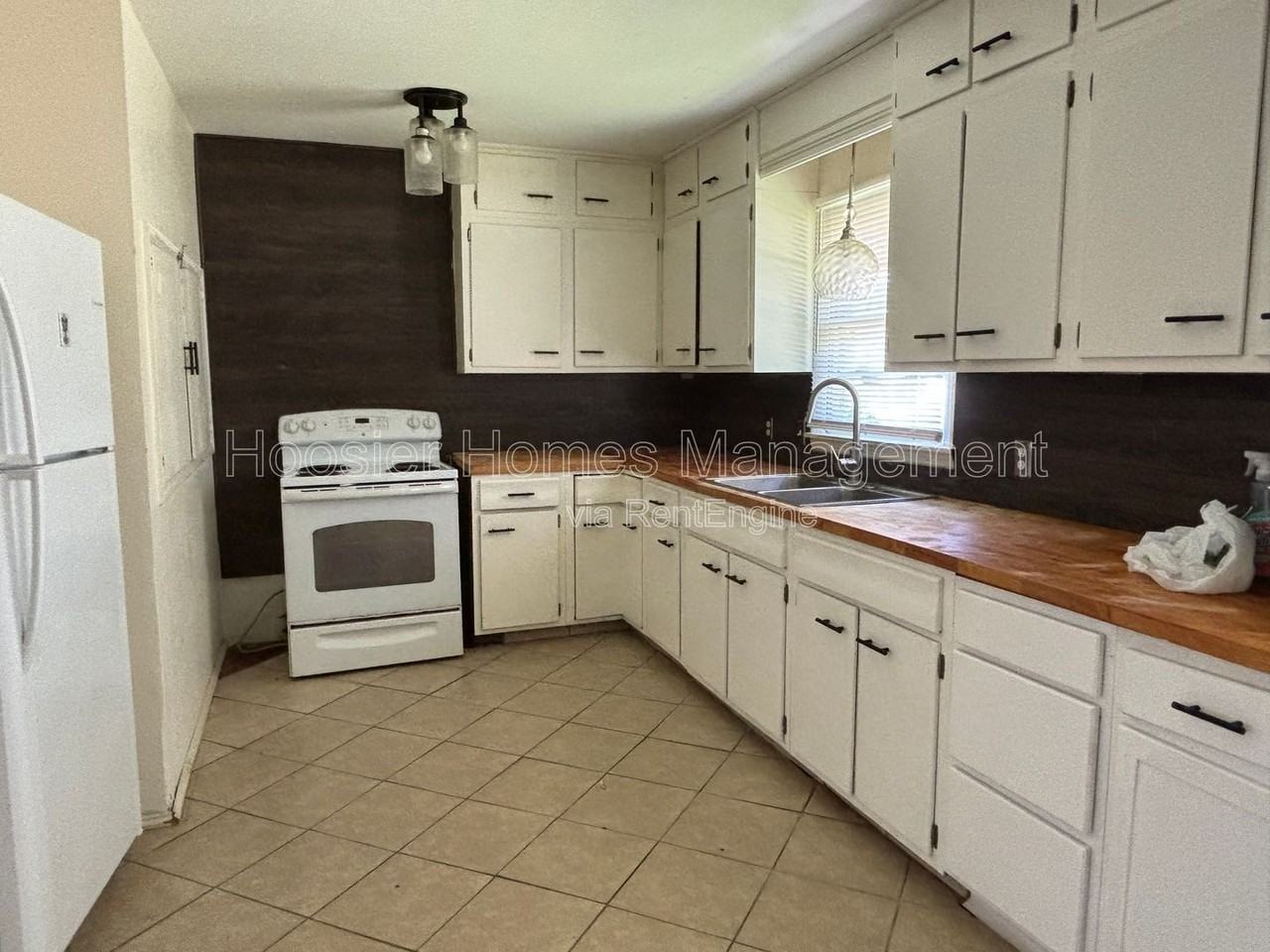 1739 Kildare Ave - Photo 3 of 12