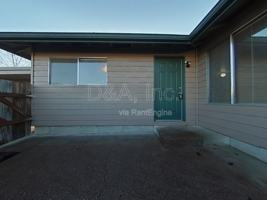 featured image of 3318 Ne Lancaster St #3