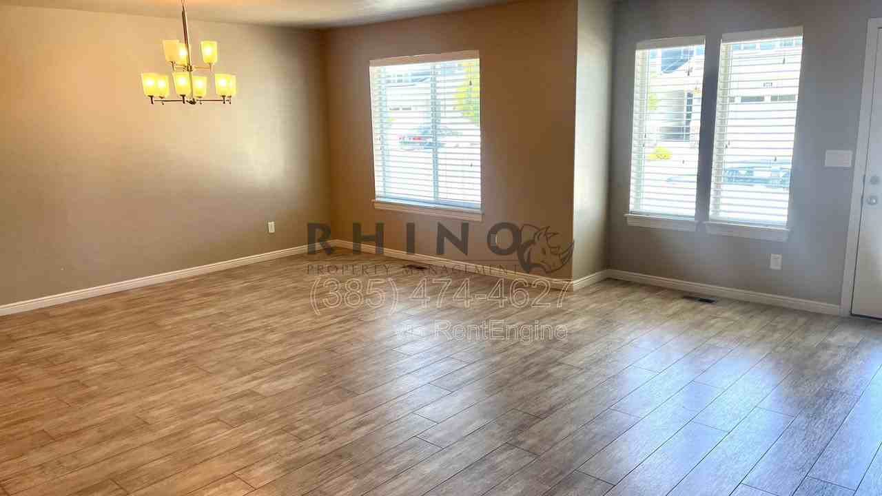 1385 W Bridal Veil Dr - Photo 3 of 20