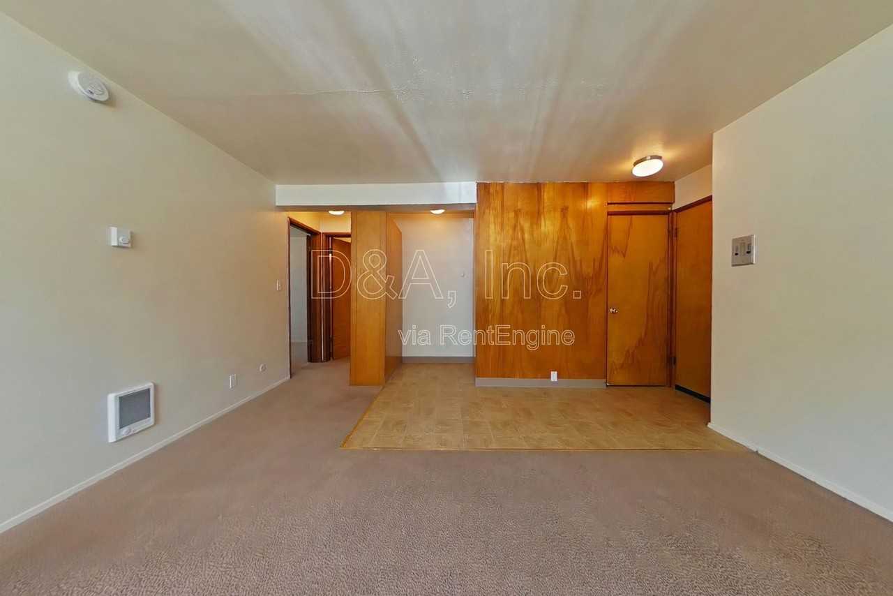 111 Nw 11th St #3 - Photo 3 of 10