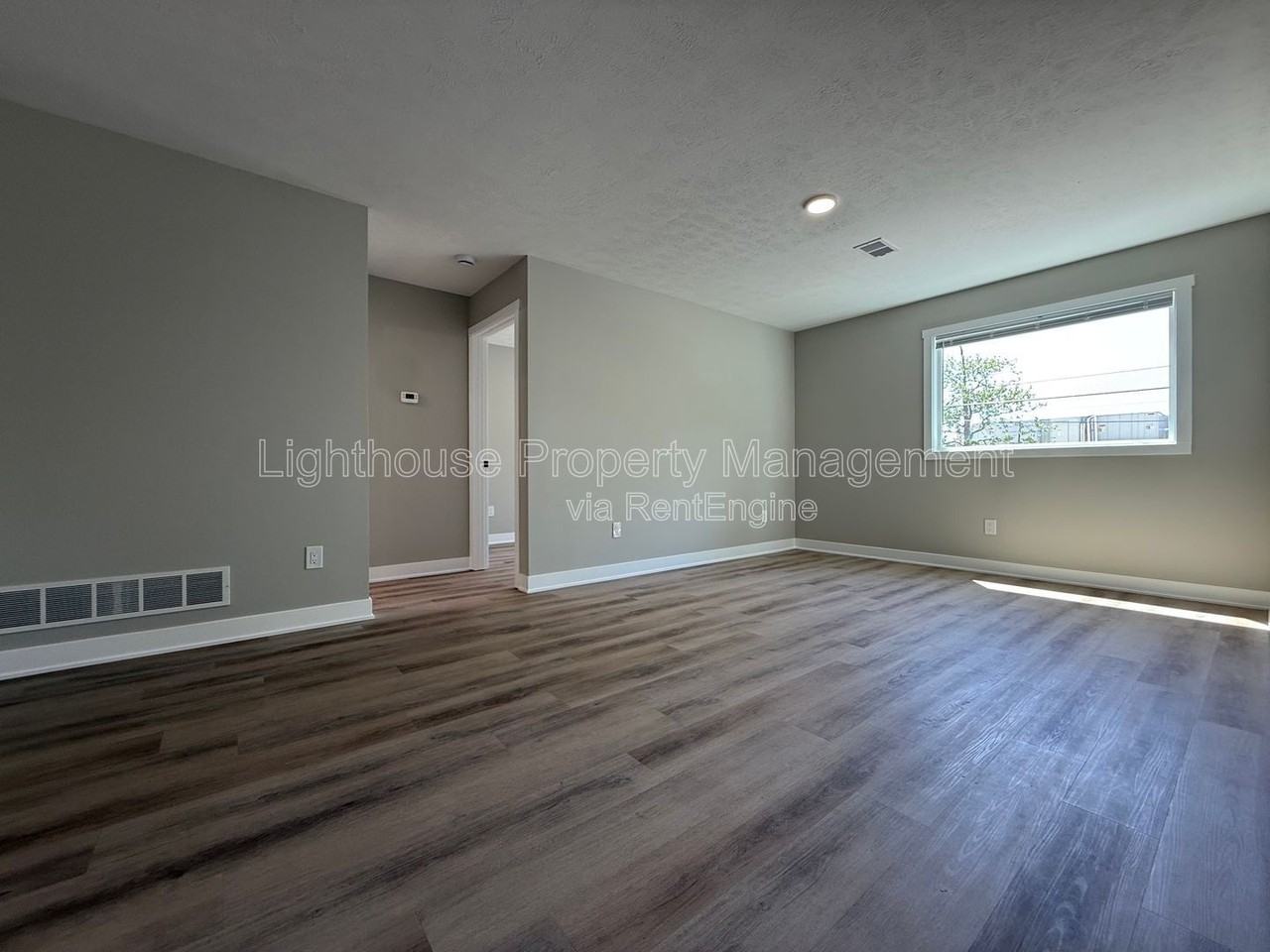 310 Allen Ave #2 - Photo 3 of 31
