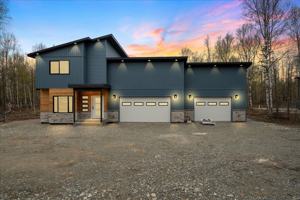 featured image of 7404 N Paw St