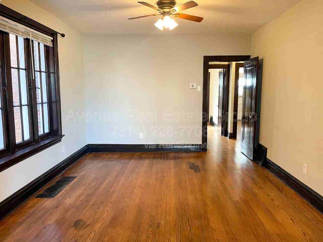 6044 Southwest Ave - Photo 5 of 15