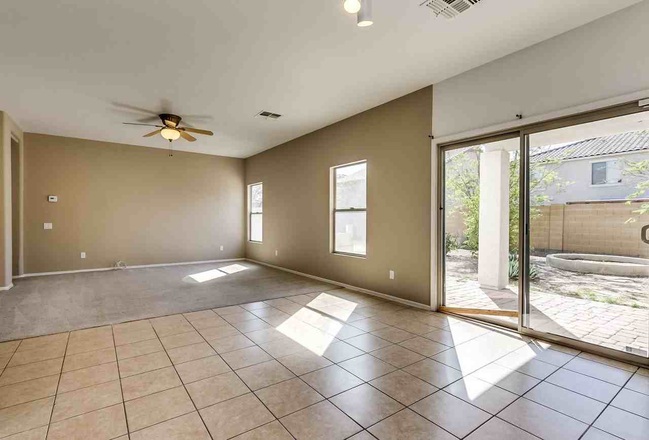 5413 W Apollo Rd - Photo 7 of 17