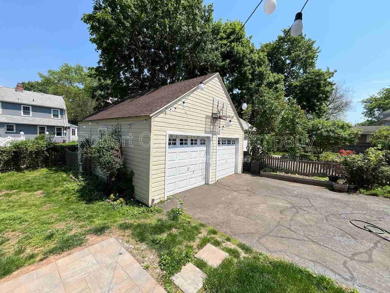 109 Ardmore St - Photo 2 of 25