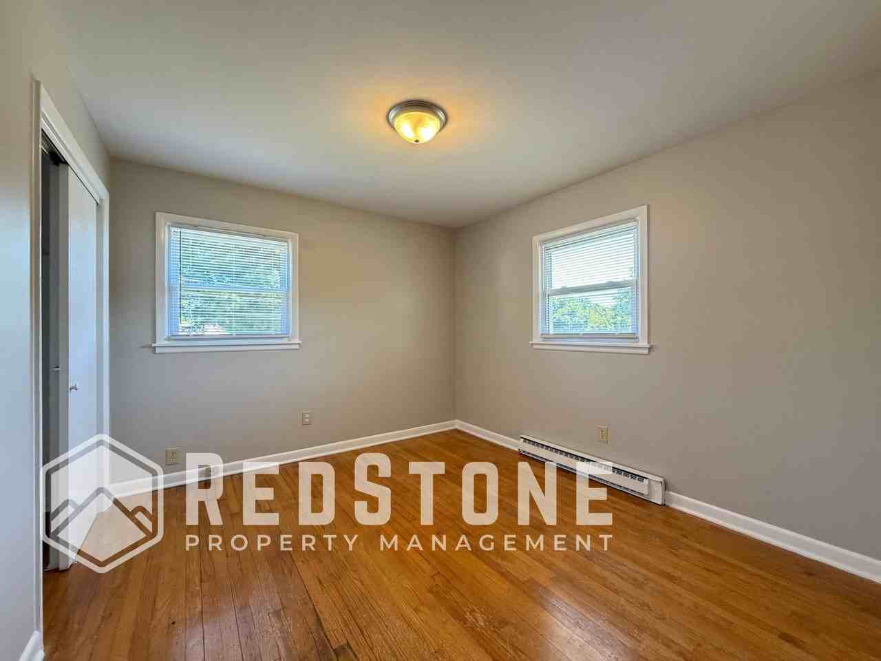 128 Friendly Rd - Photo 7 of 16