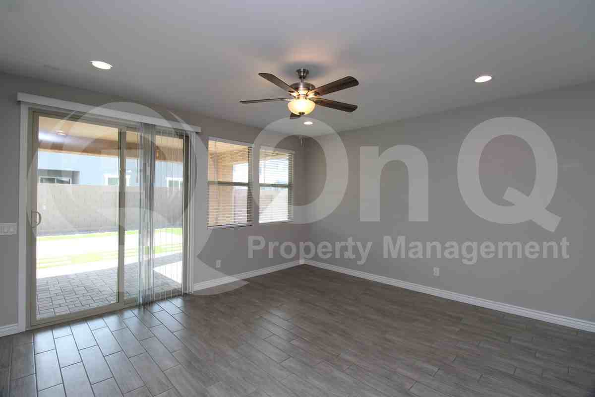 9507 E Saturn Ave - Photo 7 of 25
