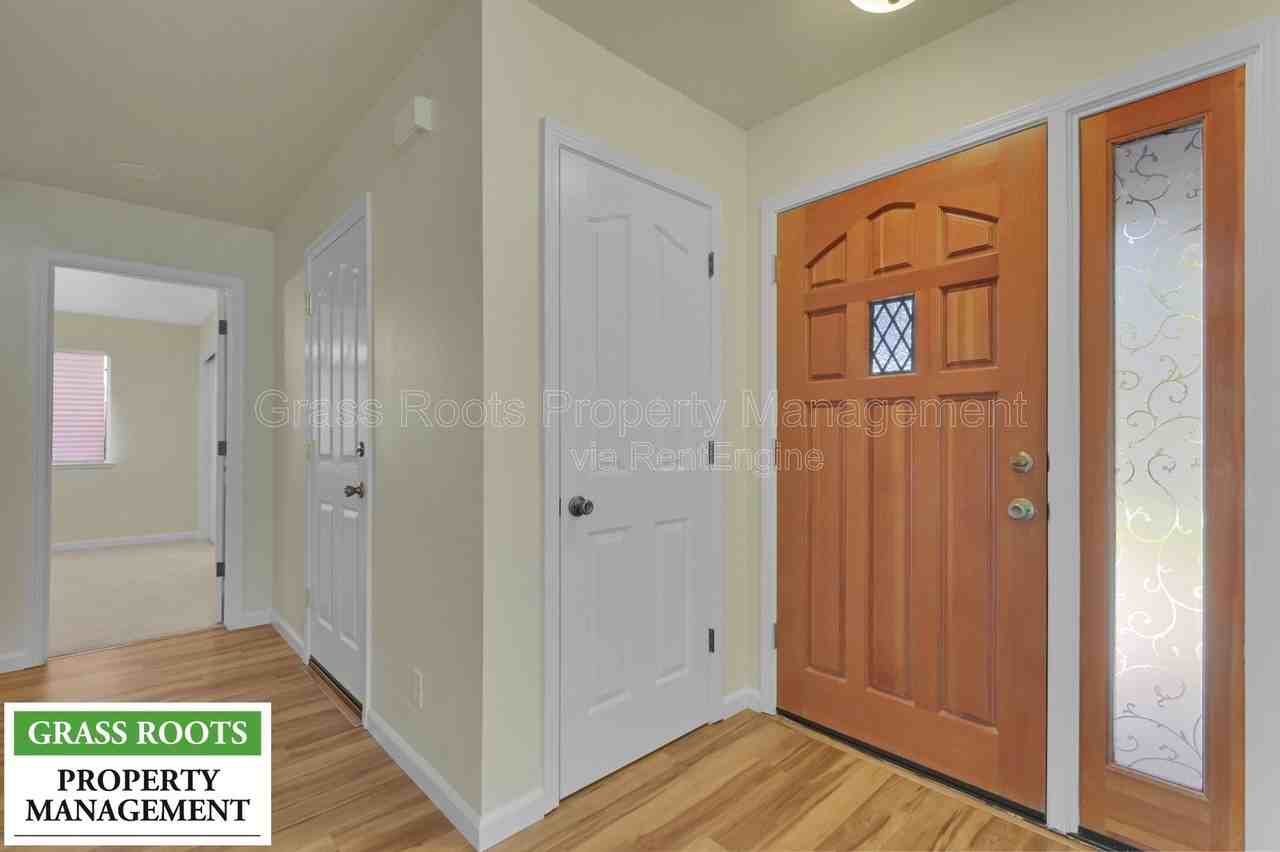 315 Vistamont Dr - Photo 2 of 14
