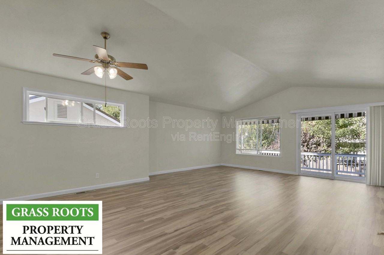 315 Vistamont Dr - Photo 6 of 14
