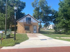 741 W Osceola St - Photo 1 of 1