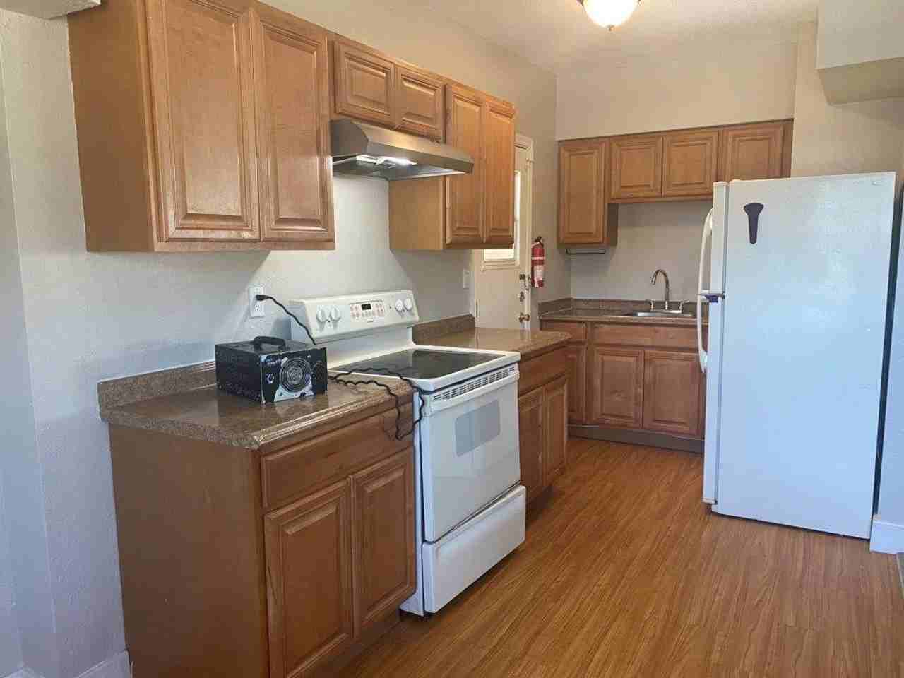 741 W Osceola St - Photo 4 of 18