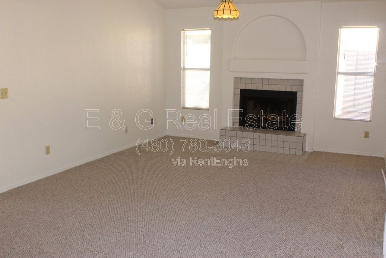 19455 N 34th St - Photo 4 of 8