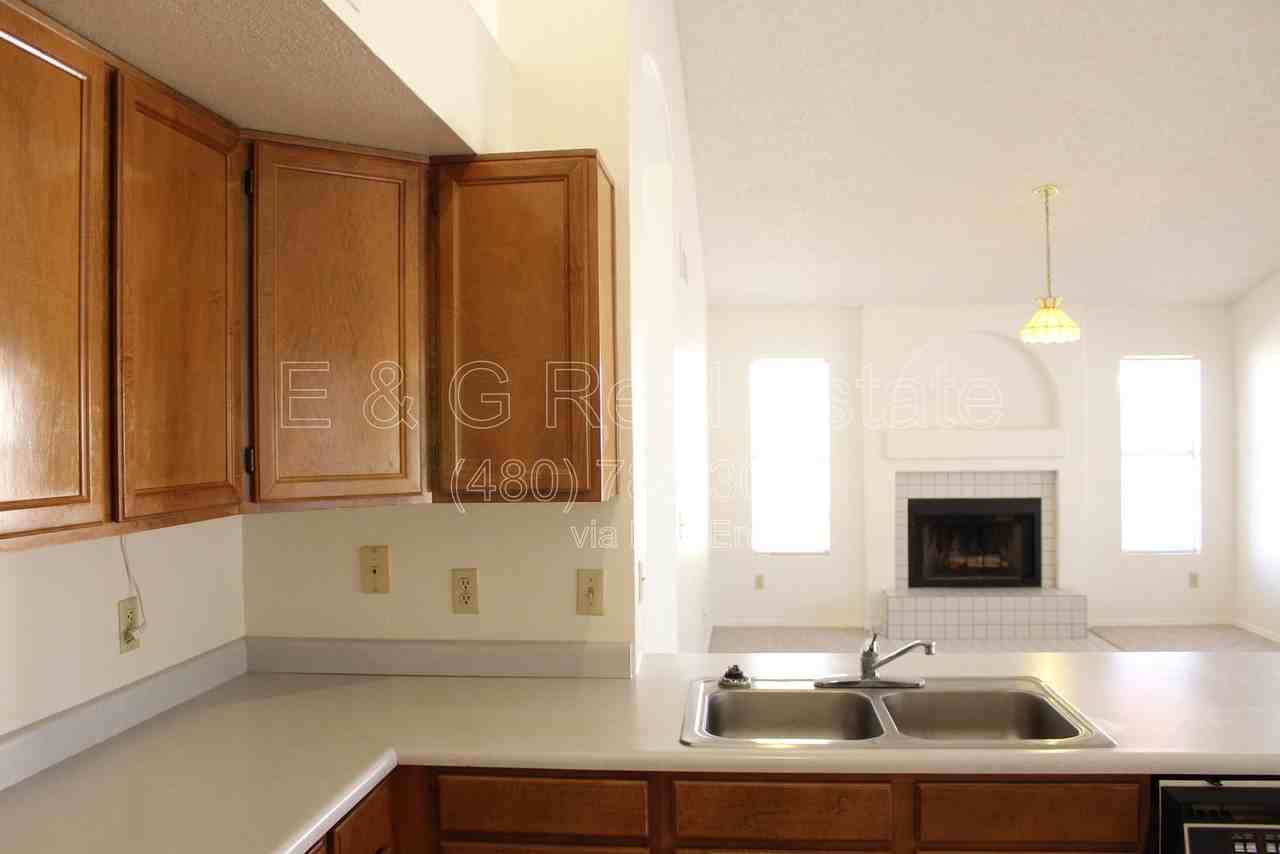 19455 N 34th St - Photo 6 of 8